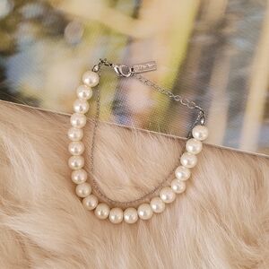 Elegant Pearl Bracelet